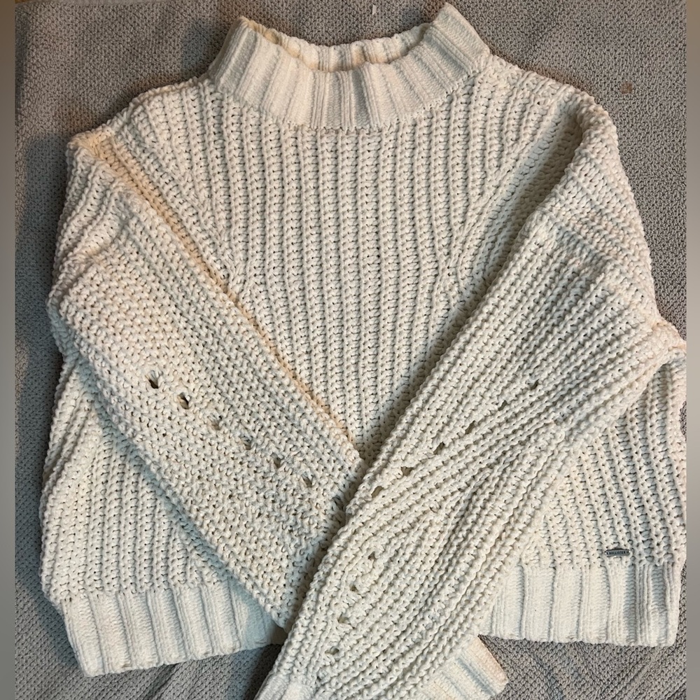 Hollister White Cowl Neck Chunky Knit Sweater